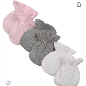 Burt’s Bees organic no-scratch mittens